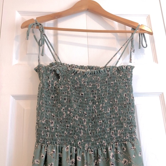 NWOT Francesca’s Green Floral Jumpsuit - Picture 2 of 7